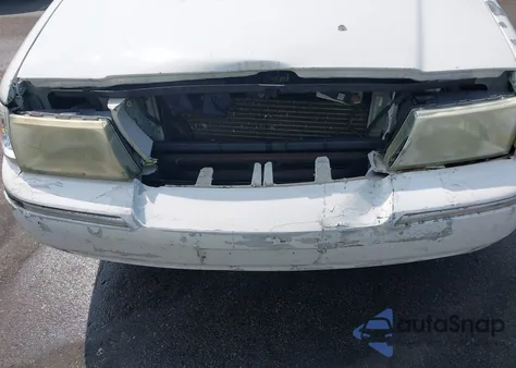 2005 Mercury Grand Marquis Ls/Lse from USA, damaged, VIN 2MEFM75W95X609129